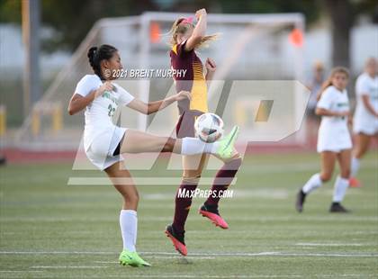 Thumbnail 2 in Niwot @ Windsor (CHSAA 4A Playoffs - Rd 1) photogallery.