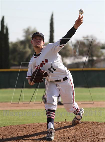 Thumbnail 1 in Catalina Foothills @ Sahuaro photogallery.