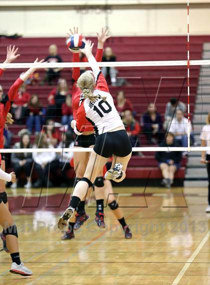 Thumbnail 3 in Carondelet @ Redwood (CIF NCS D2 Final) photogallery.