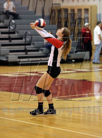 Thumbnail 3 in Carondelet @ Redwood (CIF NCS D2 Final) photogallery.