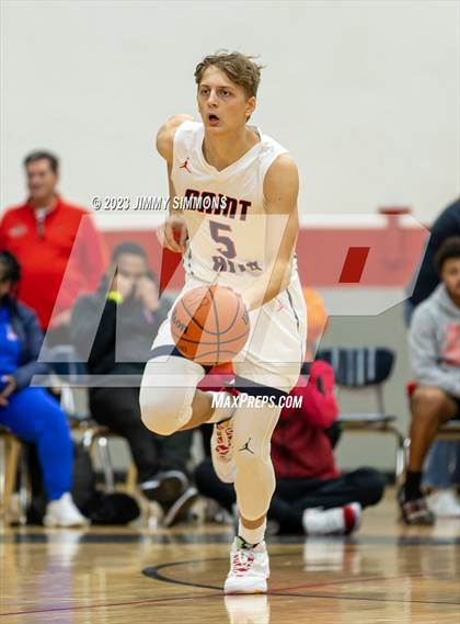 Thumbnail 1 in St. Rita vs. Chaminade (Highland Shootout) photogallery.