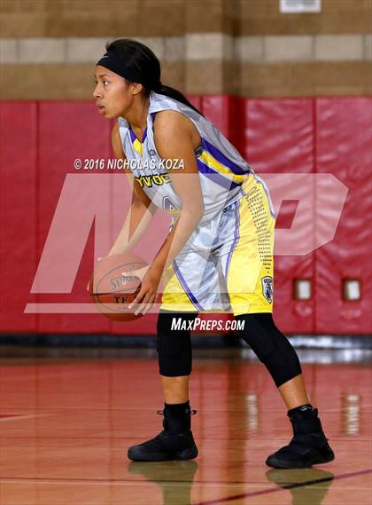 Thumbnail 3 in Lynwood vs. West Torrance (Battle of the Beach) photogallery.