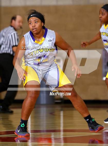 Thumbnail 2 in Lynwood vs. West Torrance (Battle of the Beach) photogallery.