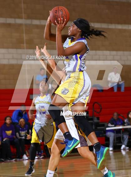 Thumbnail 3 in Lynwood vs. West Torrance (Battle of the Beach) photogallery.