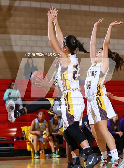 Thumbnail 2 in Lynwood vs. West Torrance (Battle of the Beach) photogallery.