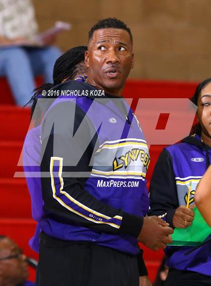 Thumbnail 2 in Lynwood vs. West Torrance (Battle of the Beach) photogallery.