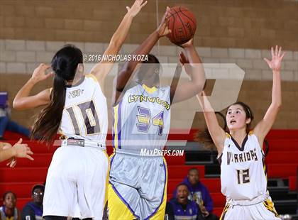 Thumbnail 2 in Lynwood vs. West Torrance (Battle of the Beach) photogallery.