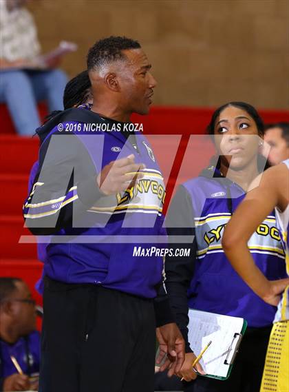 Thumbnail 3 in Lynwood vs. West Torrance (Battle of the Beach) photogallery.