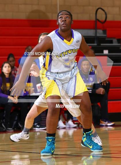 Thumbnail 1 in Lynwood vs. West Torrance (Battle of the Beach) photogallery.