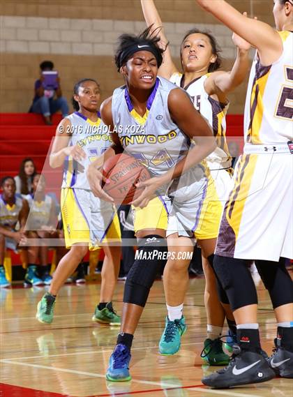 Thumbnail 1 in Lynwood vs. West Torrance (Battle of the Beach) photogallery.