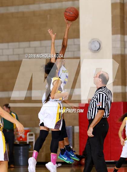 Thumbnail 2 in Lynwood vs. West Torrance (Battle of the Beach) photogallery.