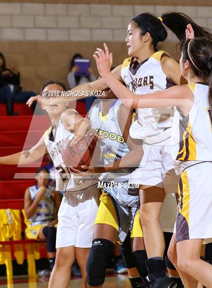 Thumbnail 2 in Lynwood vs. West Torrance (Battle of the Beach) photogallery.