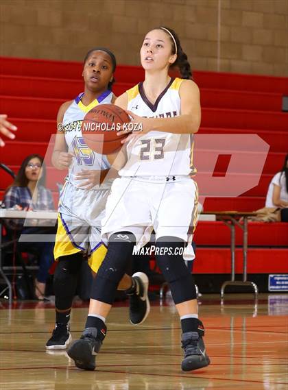 Thumbnail 1 in Lynwood vs. West Torrance (Battle of the Beach) photogallery.