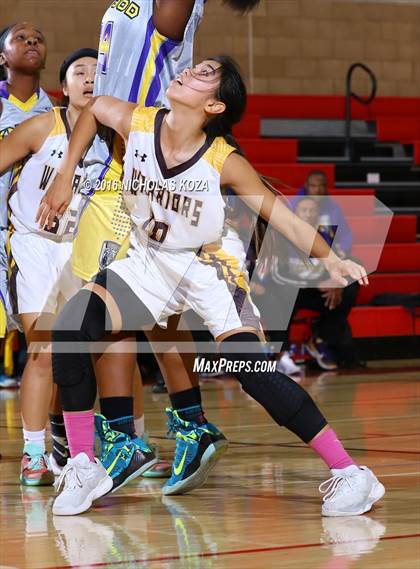 Thumbnail 1 in Lynwood vs. West Torrance (Battle of the Beach) photogallery.