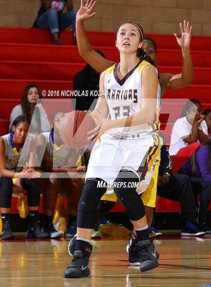 Thumbnail 3 in Lynwood vs. West Torrance (Battle of the Beach) photogallery.