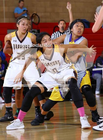 Thumbnail 2 in Lynwood vs. West Torrance (Battle of the Beach) photogallery.
