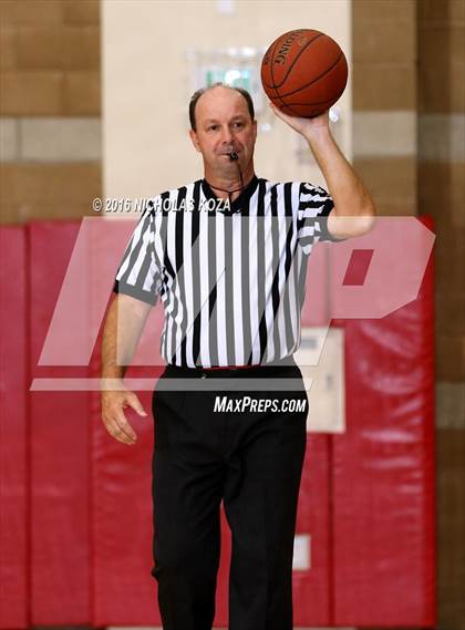 Thumbnail 3 in Lynwood vs. West Torrance (Battle of the Beach) photogallery.