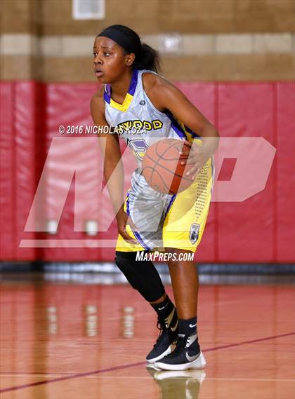 Thumbnail 3 in Lynwood vs. West Torrance (Battle of the Beach) photogallery.