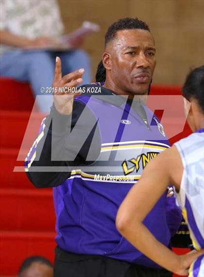 Thumbnail 1 in Lynwood vs. West Torrance (Battle of the Beach) photogallery.