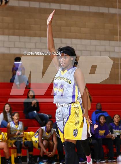 Thumbnail 2 in Lynwood vs. West Torrance (Battle of the Beach) photogallery.
