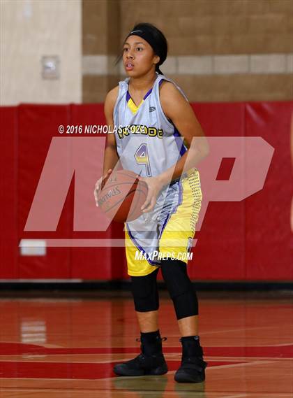 Thumbnail 1 in Lynwood vs. West Torrance (Battle of the Beach) photogallery.