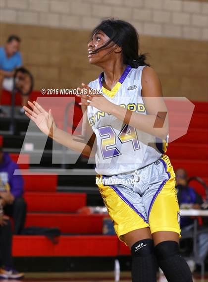 Thumbnail 3 in Lynwood vs. West Torrance (Battle of the Beach) photogallery.