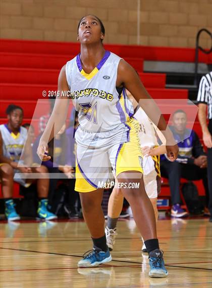 Thumbnail 3 in Lynwood vs. West Torrance (Battle of the Beach) photogallery.