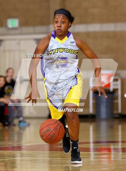 Thumbnail 2 in Lynwood vs. West Torrance (Battle of the Beach) photogallery.