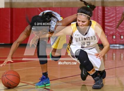 Thumbnail 1 in Lynwood vs. West Torrance (Battle of the Beach) photogallery.