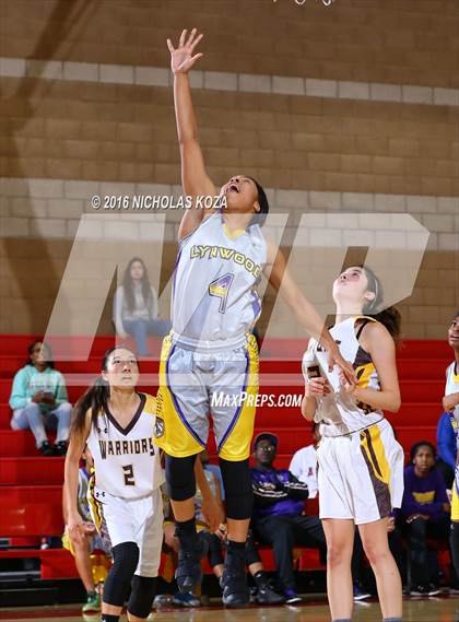 Thumbnail 3 in Lynwood vs. West Torrance (Battle of the Beach) photogallery.