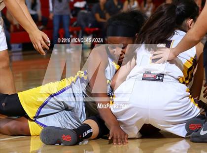 Thumbnail 3 in Lynwood vs. West Torrance (Battle of the Beach) photogallery.