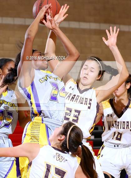 Thumbnail 3 in Lynwood vs. West Torrance (Battle of the Beach) photogallery.