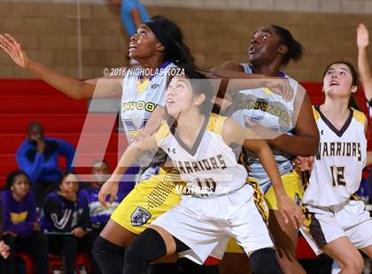 Thumbnail 1 in Lynwood vs. West Torrance (Battle of the Beach) photogallery.