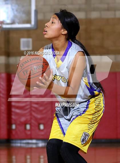 Thumbnail 2 in Lynwood vs. West Torrance (Battle of the Beach) photogallery.