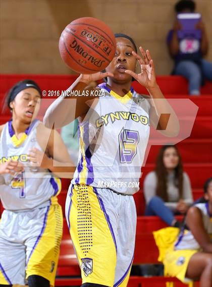Thumbnail 1 in Lynwood vs. West Torrance (Battle of the Beach) photogallery.