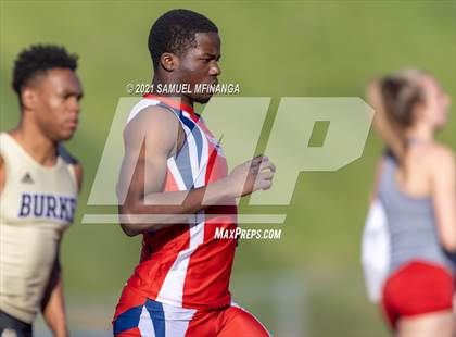 Thumbnail 3 in Metro Conference Track and Field Meet (4X100 Meter) photogallery.