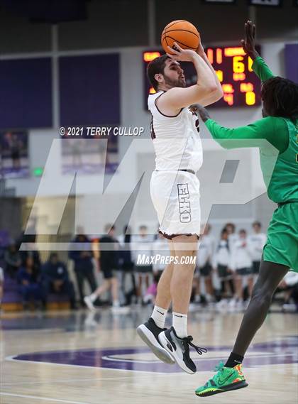 Thumbnail 2 in Kearns vs. Elko (Riverton Holiday Tournament) photogallery.