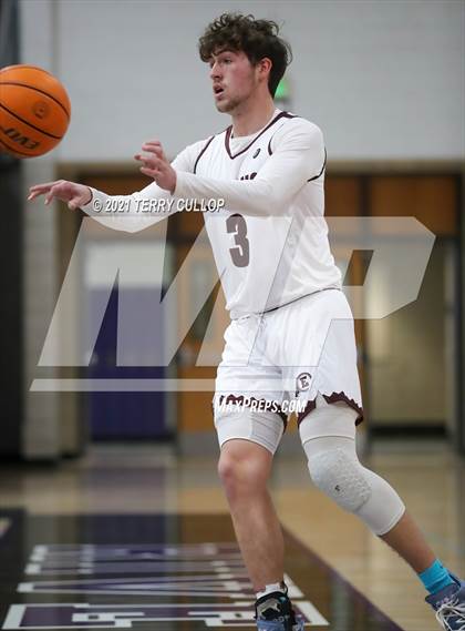 Thumbnail 1 in Kearns vs. Elko (Riverton Holiday Tournament) photogallery.