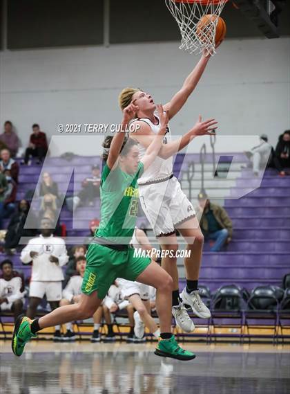 Thumbnail 2 in Kearns vs. Elko (Riverton Holiday Tournament) photogallery.