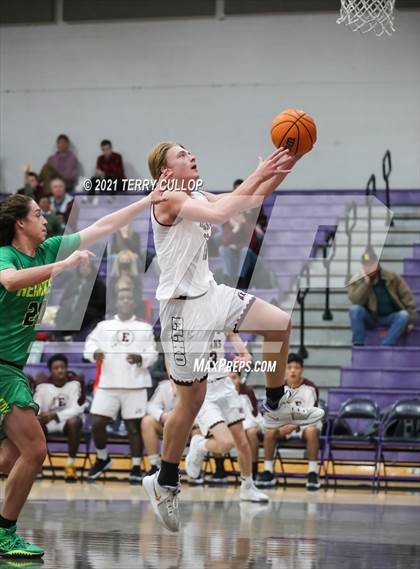 Thumbnail 3 in Kearns vs. Elko (Riverton Holiday Tournament) photogallery.