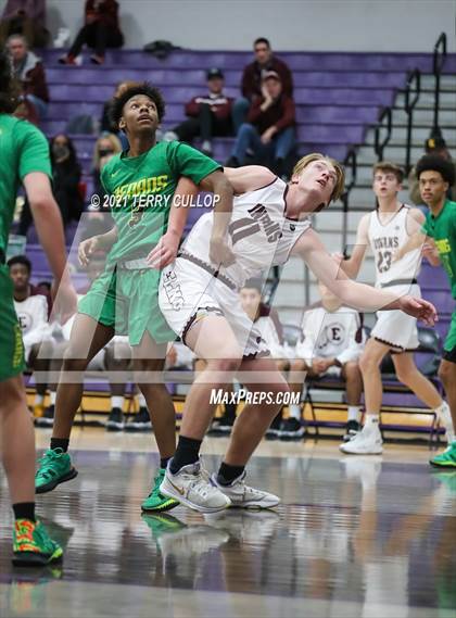 Thumbnail 1 in Kearns vs. Elko (Riverton Holiday Tournament) photogallery.
