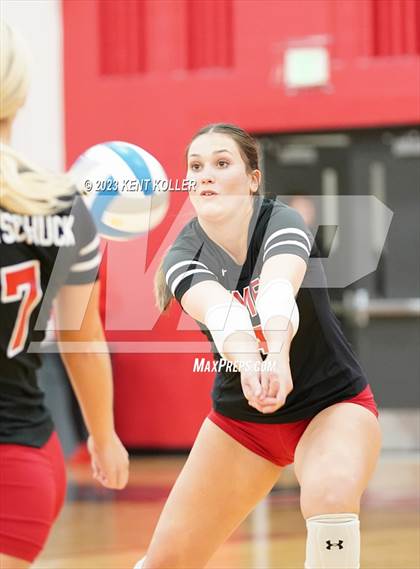 Thumbnail 3 in Anchor Bay @ Romeo (District Final) photogallery.