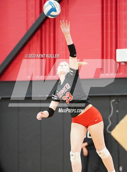 Thumbnail 2 in Anchor Bay @ Romeo (District Final) photogallery.