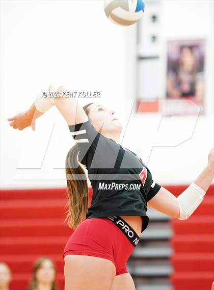 Thumbnail 2 in Anchor Bay @ Romeo (District Final) photogallery.