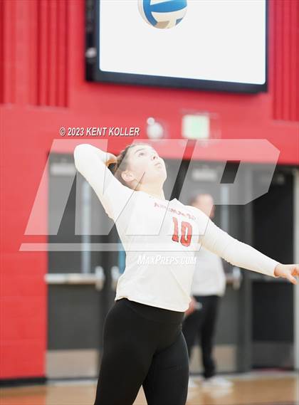Thumbnail 2 in Anchor Bay @ Romeo (District Final) photogallery.