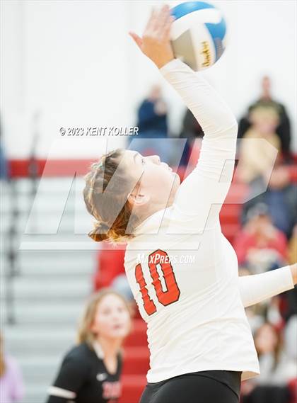 Thumbnail 3 in Anchor Bay @ Romeo (District Final) photogallery.