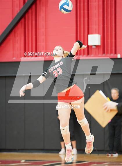 Thumbnail 2 in Anchor Bay @ Romeo (District Final) photogallery.