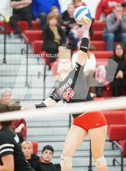 Thumbnail 2 in Anchor Bay @ Romeo (District Final) photogallery.