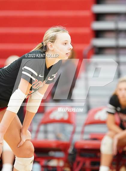 Thumbnail 1 in Anchor Bay @ Romeo (District Final) photogallery.