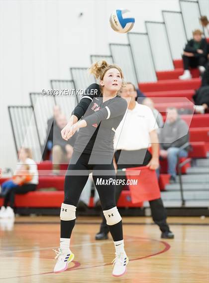 Thumbnail 2 in Anchor Bay @ Romeo (District Final) photogallery.